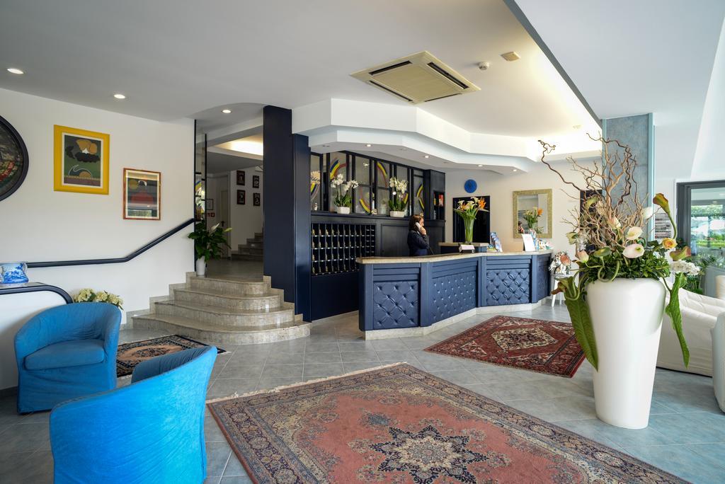 Hotel Clipper Giulianova Extérieur photo