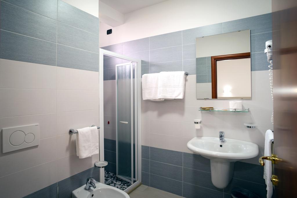 Hotel Clipper Giulianova Extérieur photo