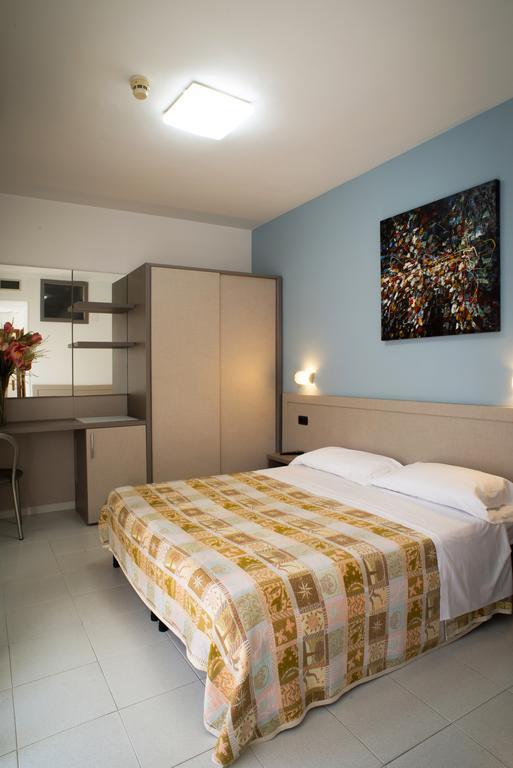 Hotel Clipper Giulianova Extérieur photo