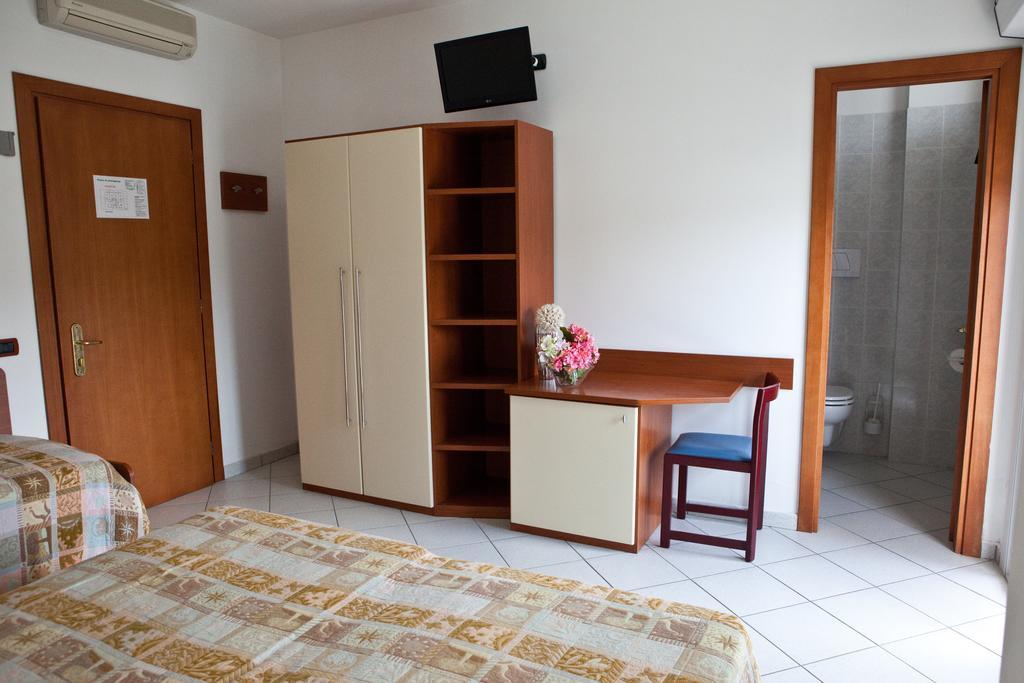 Hotel Clipper Giulianova Extérieur photo