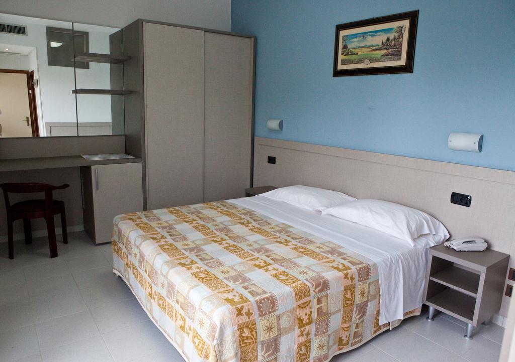 Hotel Clipper Giulianova Extérieur photo
