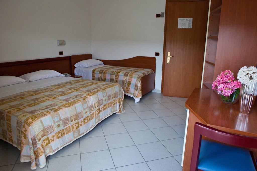Hotel Clipper Giulianova Extérieur photo