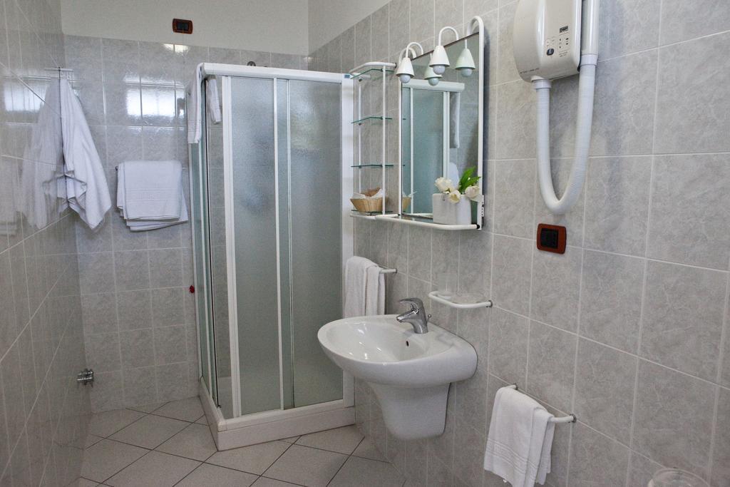 Hotel Clipper Giulianova Extérieur photo